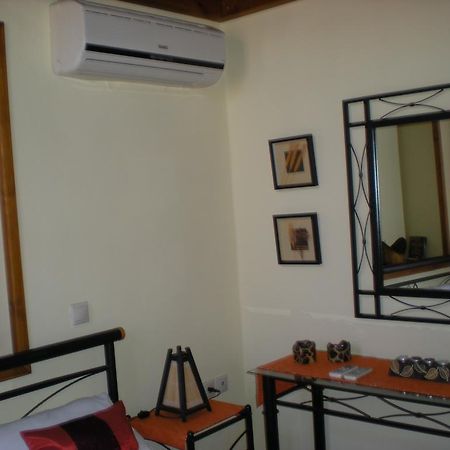 Mika'S House Villa Chalki Town ภายนอก รูปภาพ