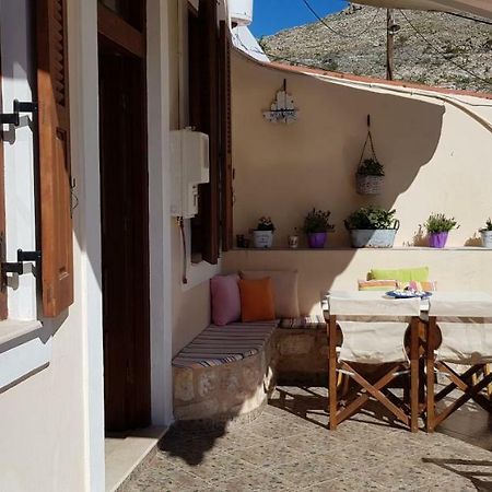 Mika'S House Villa Chalki Town ภายนอก รูปภาพ