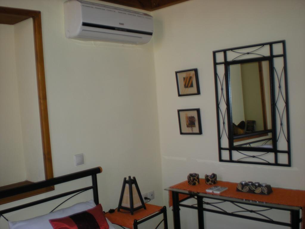 Mika'S House Villa Chalki Town ภายนอก รูปภาพ
